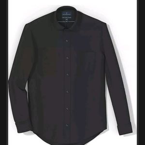 Men's black buttoned down long sleeve dress shirt